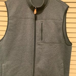 Izod sleeveless vest, light gray and dark gray